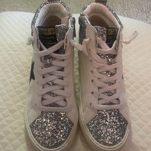 Vintage Havana tennis shoes. Size 5.5.